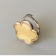 Anillo Flor Crema