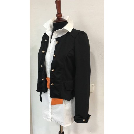 Chaqueta-negra-corta