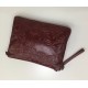 bolso-piel-mano-granate