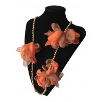 collar-flores-naranjas-rosas