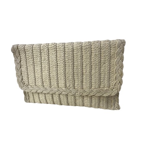 Bolso de mano de rafia natural con solapa trenzada y correa regulable