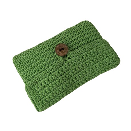 Bolso de mano verde pistacho de crochet con solapa y botón