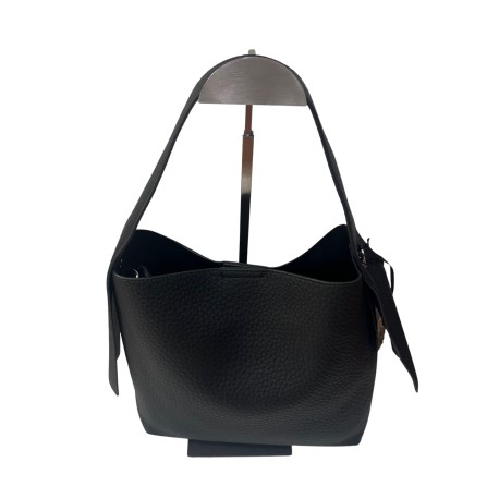 Bolso negro de polipiel con asa de hombro y cremallera