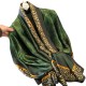 pañuelo-seda-verde-estampado-animal-print-fular-elegante